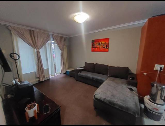 2 BEDROOM APARTMENT FOR SALE IN MONTCLAIR